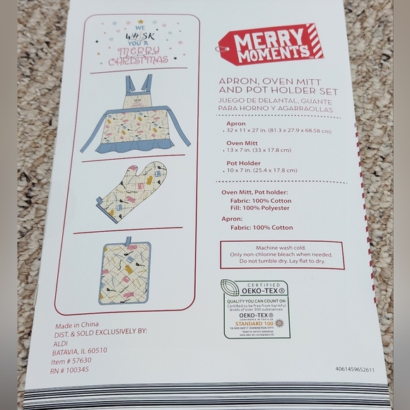 Merry Moments Apron, Oven Mitt & Pot Holder Set - Picture 4 of 5